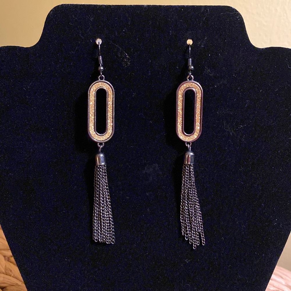Black and sparkly gold oval shaped earrings beautiful like new condition